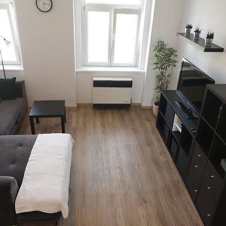 Fine Apartment In Centrum Of Slany With Aircondition ภายนอก รูปภาพ