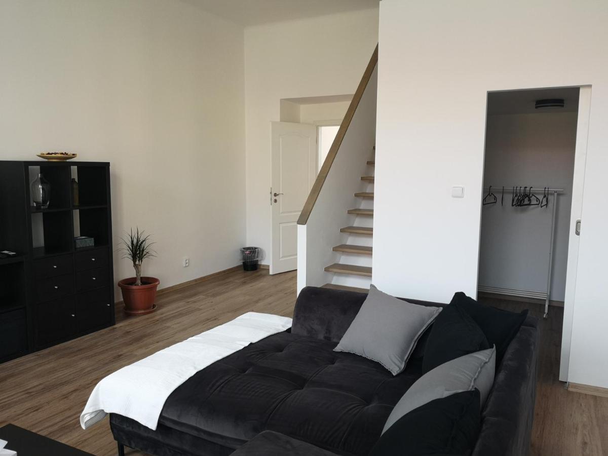 Fine Apartment In Centrum Of Slany With Aircondition ภายนอก รูปภาพ