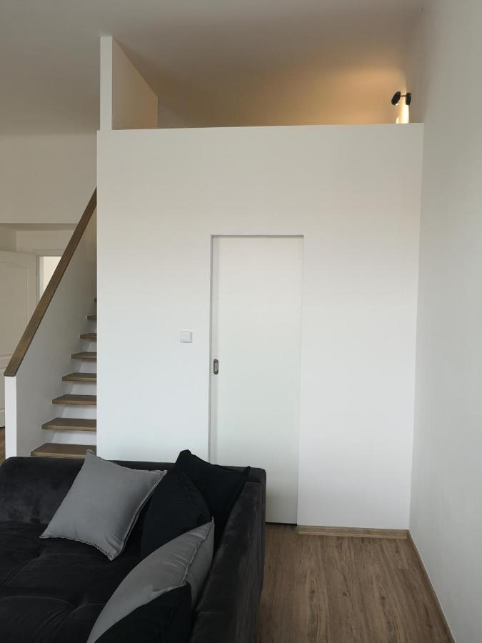 Fine Apartment In Centrum Of Slany With Aircondition ภายนอก รูปภาพ