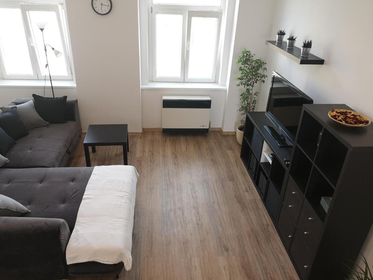 Fine Apartment In Centrum Of Slany With Aircondition ภายนอก รูปภาพ