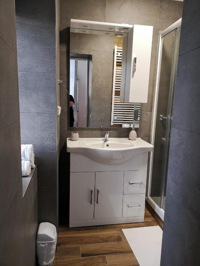 Fine Apartment In Centrum Of Slany With Aircondition ภายนอก รูปภาพ