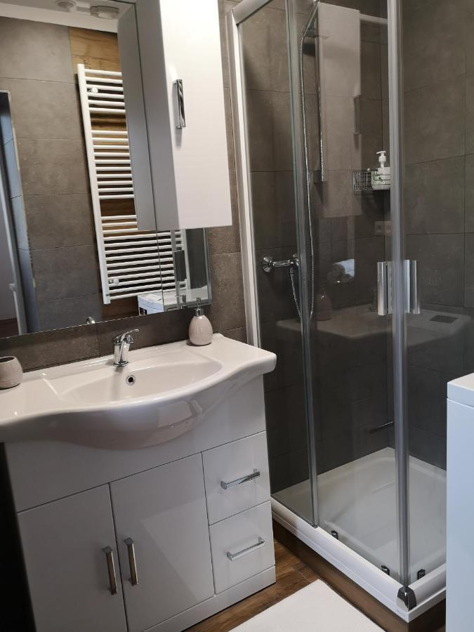 Fine Apartment In Centrum Of Slany With Aircondition ภายนอก รูปภาพ